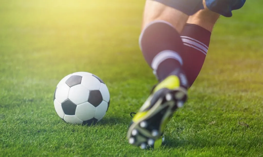 Futebol de fim de semana: como evitar lesões