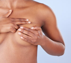 O autoexame da mama não substitui a mamografia